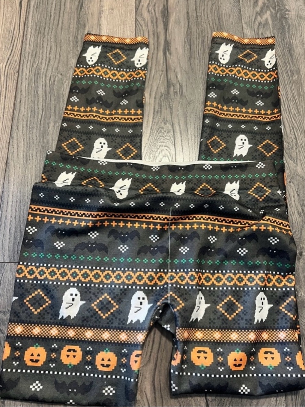 Bundle of 7 holiday clothing pieces - Picture 6 of 8